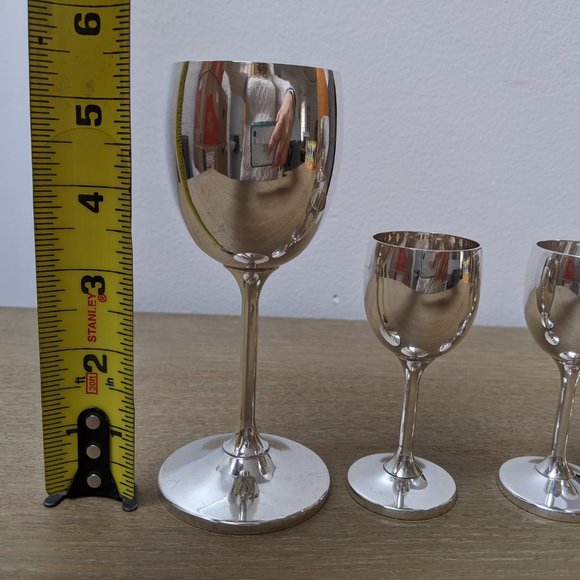 Set of 4 Vintage Wine and Cordial Glasses - Picture 10 of 13